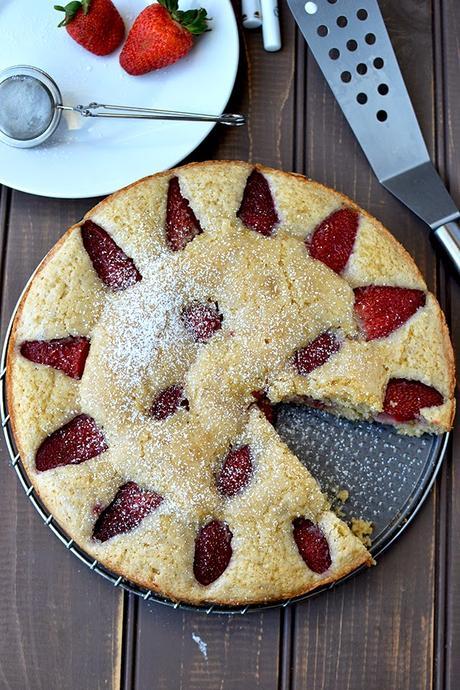 Fresh Strawberry Cake