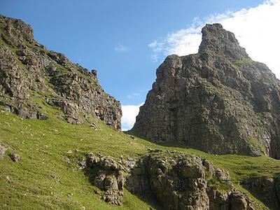 A 3 day hike in the Cathedral Peak Area - December 2011