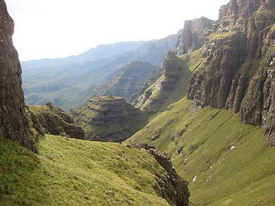 A 3 day hike in the Cathedral Peak Area - December 2011