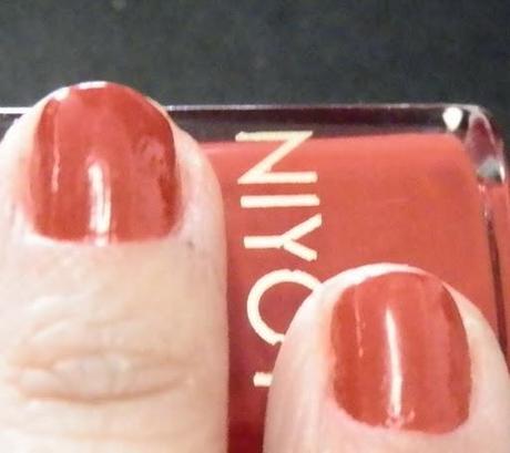 niyot fire red nail polish