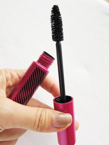 Prestige My BIGGEST Lashes Mascara – Believable length and volume w/o clumps