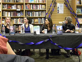 Dark Days Tour Signing with Tahereh Mafi, Veronica Rossi, Ellen Schreiber, and Anna Carey!!