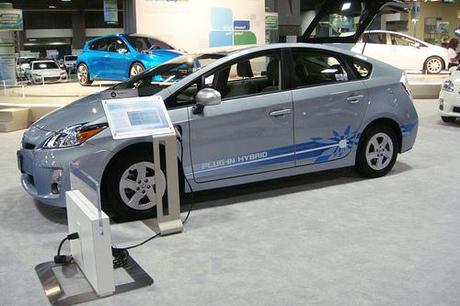 Automakers Unveil Electric Vehicles at Detroit Auto Show