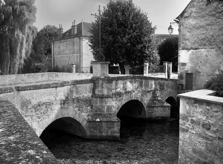 Beautiful fountains, beautiful villages and beautiful wine in France