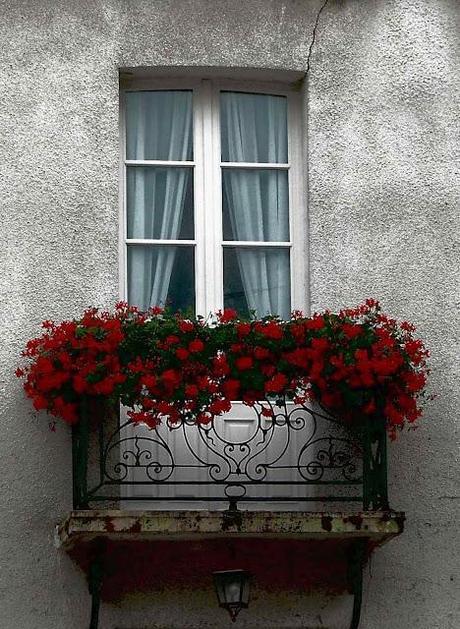 Beautiful fountains, beautiful villages and beautiful wine in France