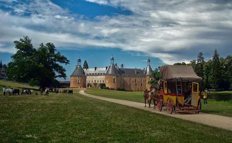 Beautiful fountains, beautiful villages and beautiful wine in France