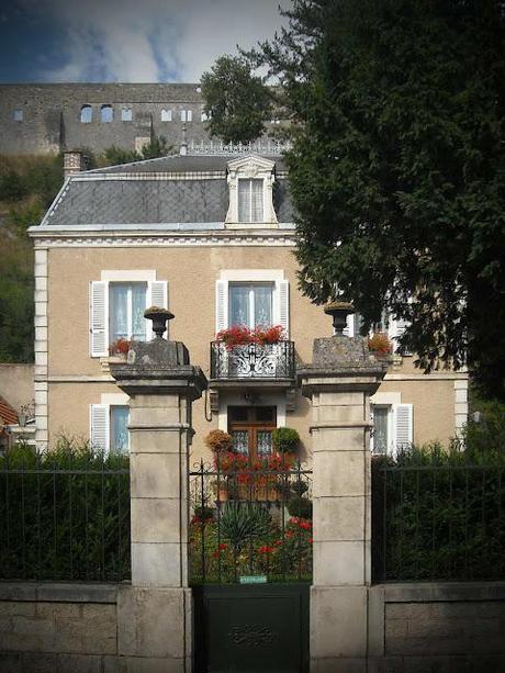 Beautiful fountains, beautiful villages and beautiful wine in France