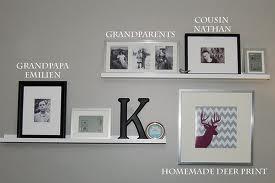 Inspiration for a family photo picture wall ♥