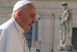 Pope_Francis_in_St_Peters_Square