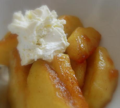 Sauteed Apples with Vanilla Mascarpone