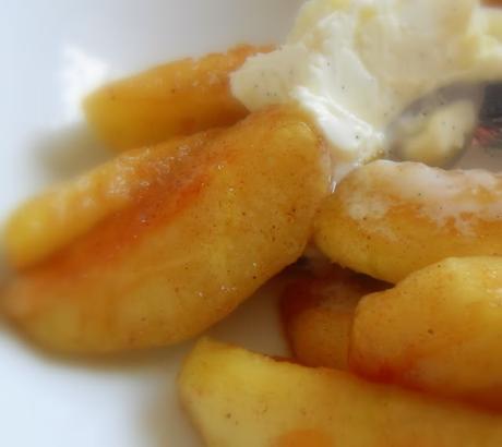 Sauteed Apples with Vanilla Mascarpone