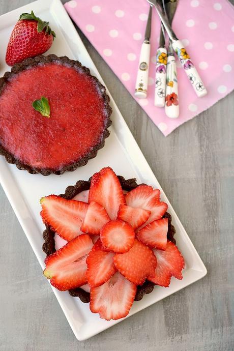 Neapolitan Tarts (Chocolate crust with No-Bake Strawberry Cheesecake filling)