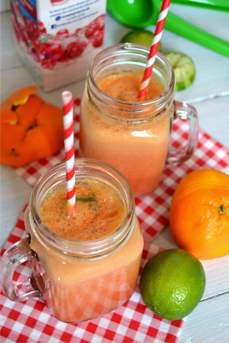 Smoothie flavoured with cranberry, orange and lime