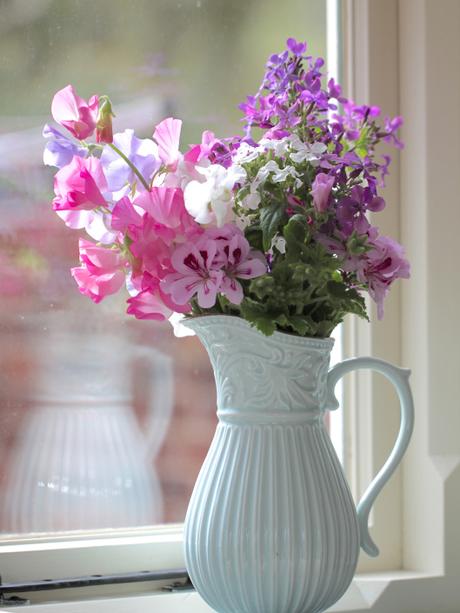 April-Sweet-Pea-Vase