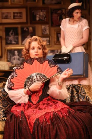 Renée Fleming, set to seduce, with Anna Chlumsky looking on