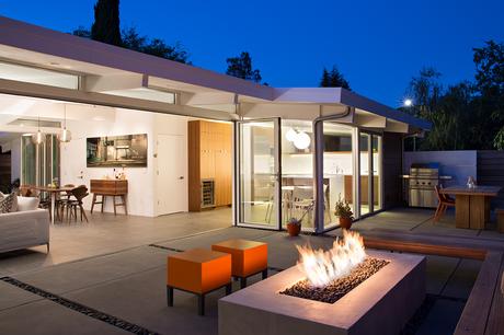 Palo Alto Eichler Renovation Outdoor Living Space