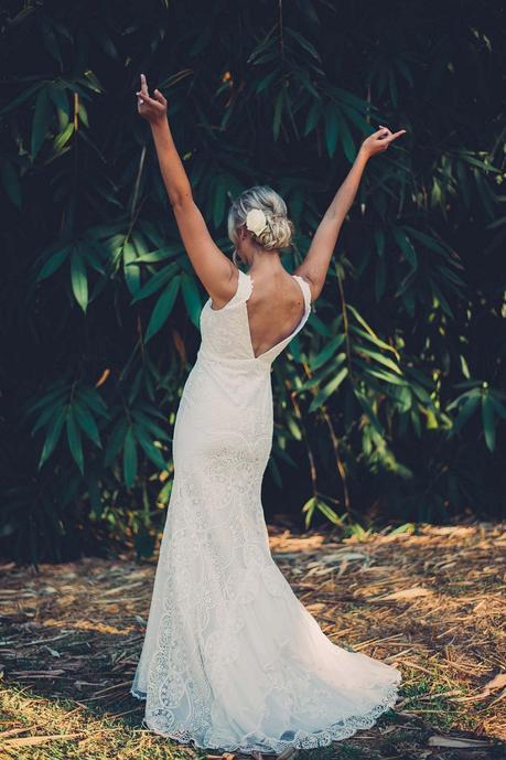 A Gorgeous Garden Love Story by Lola Photography (shot in 30 minutes by the bridesmaid!)