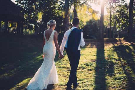 A Gorgeous Garden Love Story by Lola Photography (shot in 30 minutes by the bridesmaid!)