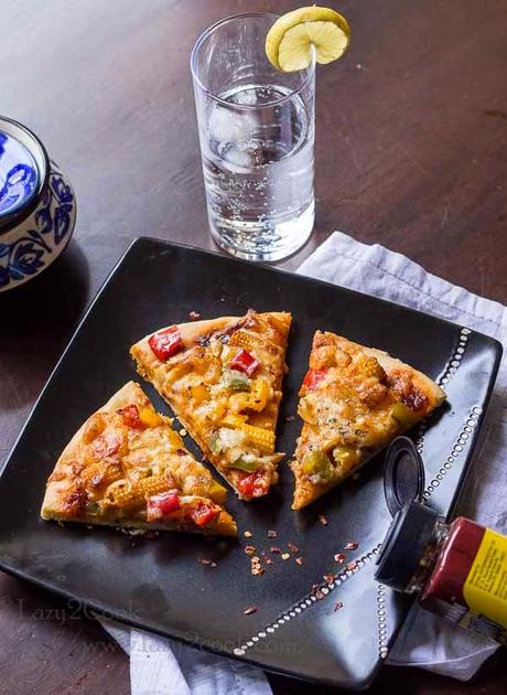 Baby corn and Capsicum Pizza