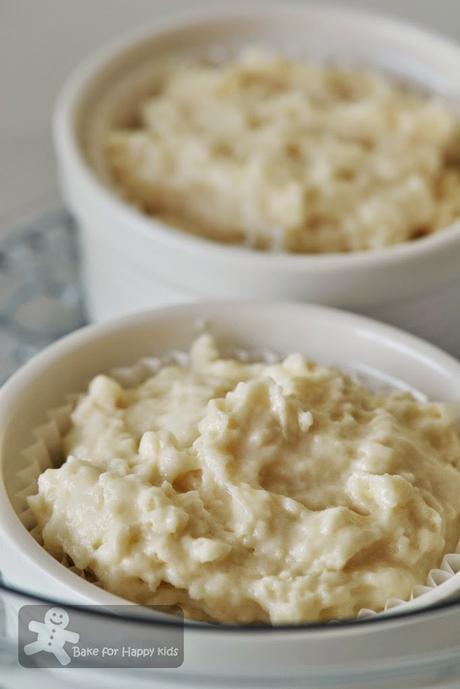 Japanese Yogurt Steamed Cake (Yogurt Mushi-pan) ヨーグルト蒸しパン Japanese Yogurt Steamed Cake (Yogurt Mushi-pan) ヨーグルト蒸しパン