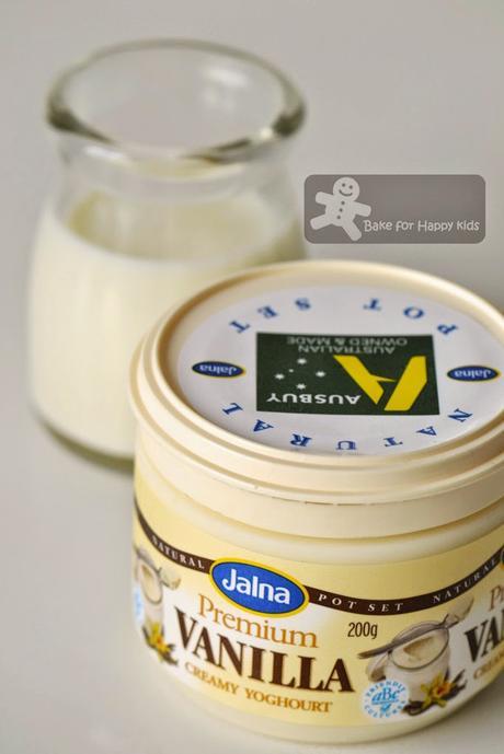 Japanese Yogurt Steamed Cake (Yogurt Mushi-pan) ヨーグルト蒸しパン Japanese Yogurt Steamed Cake (Yogurt Mushi-pan) ヨーグルト蒸しパン