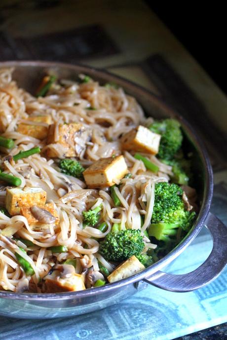 Thai Rice Noodles with Asparagus, Broccoli, Mushrooms, and Tofu