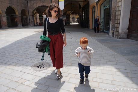 real mom style, real mom street style, mom street style, #momstreetstyle, #reasonstodress, mom style, style tips for mom, spring fashion for moms, murano glass earrings, mom style, mom spring fashion trends, spring fashion trends for moms, mamma style, yummy mummy, Italy fashion blog, mom fashion blog, expat fashion blog, fashion blog for moms, fashion blog for mothers, young mom style, young mom fashion, spring fashion trends, spring outfits, spring trens 2015, spring trends 2015, wearable spring trends,, leather jacket, cropped pants, palazzo pants, culottes for spring, culottes spring trend, spring 2015 trend culottes, fall 2015 trend, culottes fall 2015, summer2015 trends, sumemr trends 2015, ss trends for moms, culottes for moms, silver shoes trend, silver accessories trend, silver bag, bewhy accessories, made in italy bag, made in italy silver bag, italy lifestyle blogger