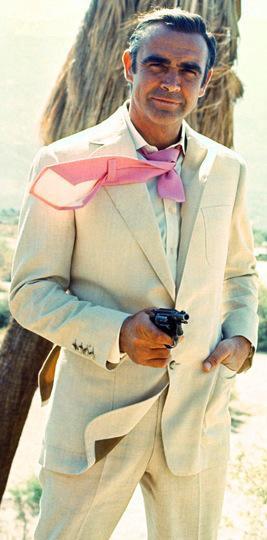 Bond Style – Cream Linen Suit in Vegas (Diamonds are Forever) Sean Connery as James Bond in Diamonds are Forever (1971).