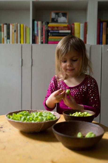 Rye berry salad with salmon and fresh chickpeas