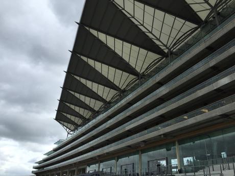 5thingstodotoday dines at the newly refurbished parade ring restaurant at Ascot racecourse