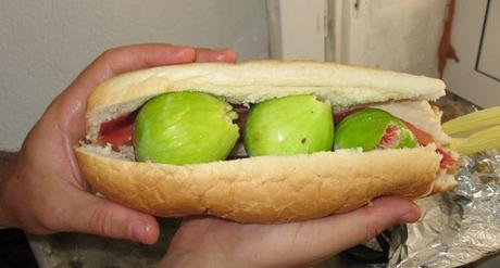 Breakfast fig & pršut sandwich