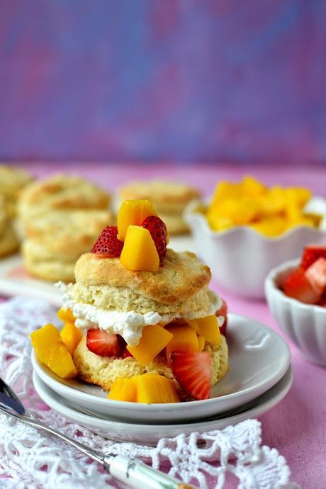 Shortcakes with Strawberry-Mango 