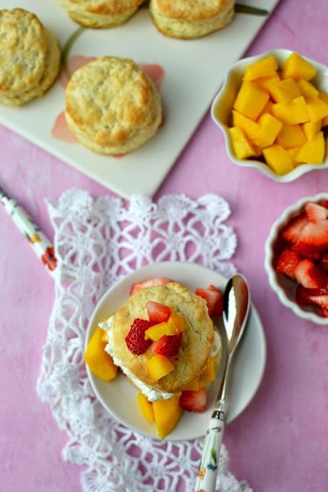 Shortcakes with Strawberry-Mango 
