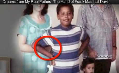 Family pictures of young Obama are fake