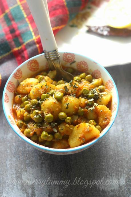 Aloo Matar Ki Subji, Restaurant Style