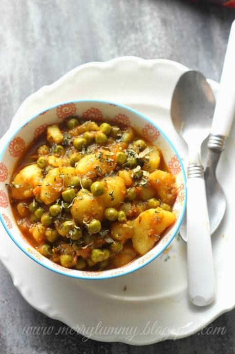 Aloo Matar Ki Subji, Restaurant Style