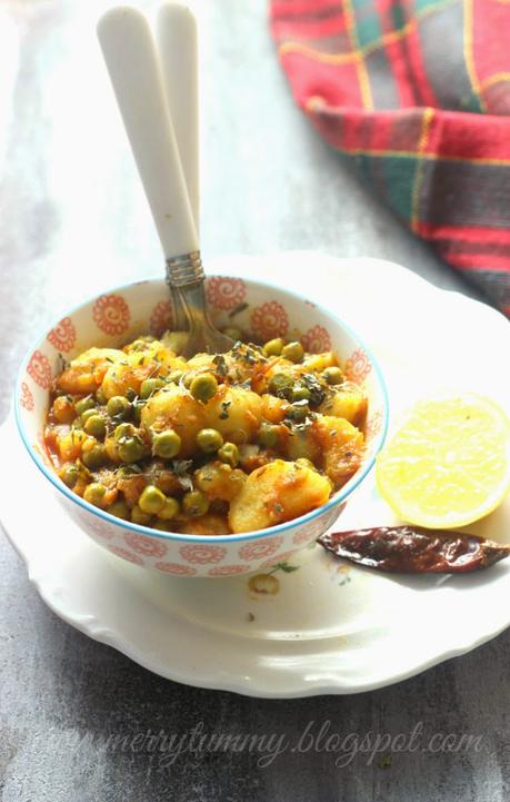 Aloo Matar Ki Subji, Restaurant Style