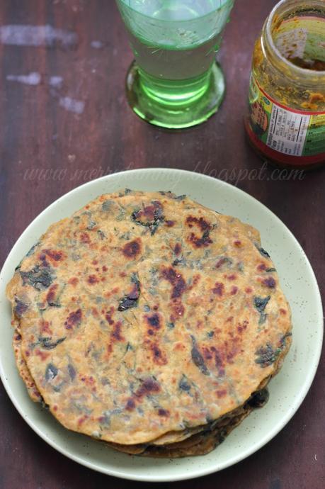 Palak Ka Thepla: Spinach Flat Indian Bread