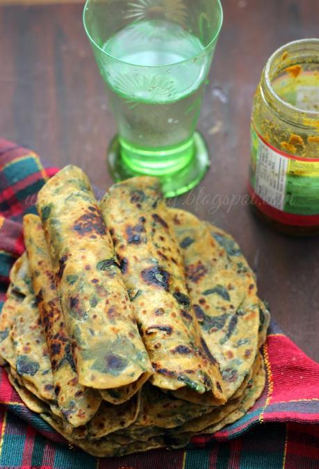 Palak Ka Thepla: Spinach Flat Indian Bread