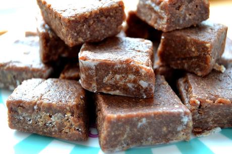 raw chocolate and pear fudge