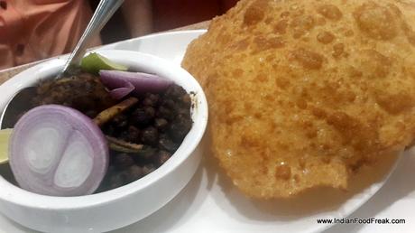 Chana Bhatura