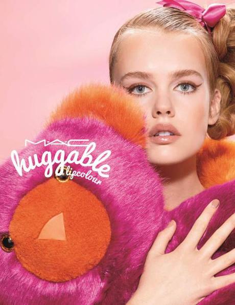 MAC HUGGABLE Lipcolor Poster Bear