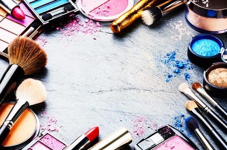 What Should Be In Your Make-Up Kit?