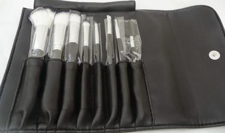 8 Piece Avere Makeup Brush Set with Case Review