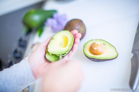 AVOCADO CHOCOLATE MOUSSE! Fitness On Toast Faya Blog Girl Healthy Recipe Food Nutrition Health Diet Dessert Indulge Chocolate Mousse Avocado Lighter Choice Tasty Delicious Treat-4