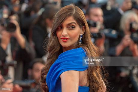 Sonam Kapoor in Ralph and Russo Couture (Cannes 2015)