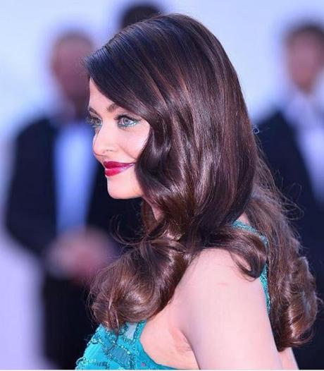 Aishwarya Rai Bachchan in Elie Saab (Cannes 2015)