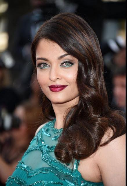 Aishwarya Rai Bachchan in Elie Saab (Cannes 2015)