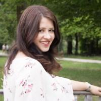 Laurel Robbins, travel blogger and social media expert