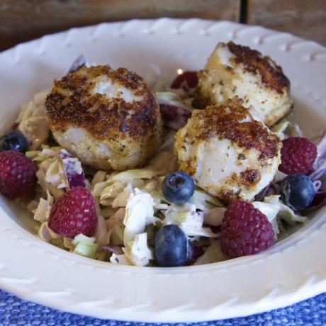 scallops on slaw